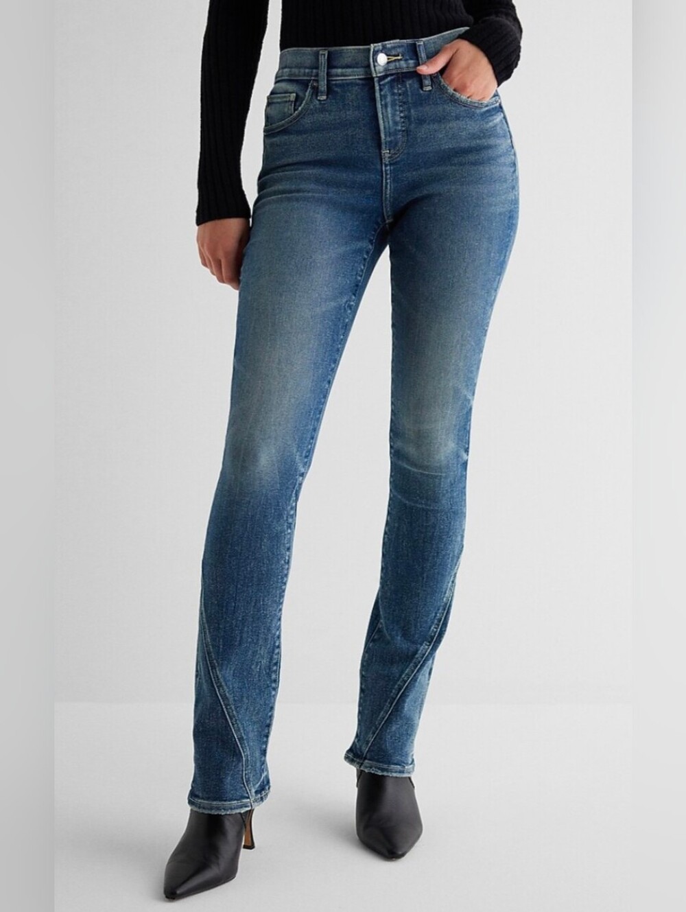 Express Mid Rise Medium Wash Twist Seam Skyscraper Jeans Size 6L
